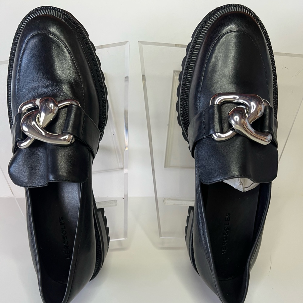 AEROSOLES Black Loafers with Silver Detail